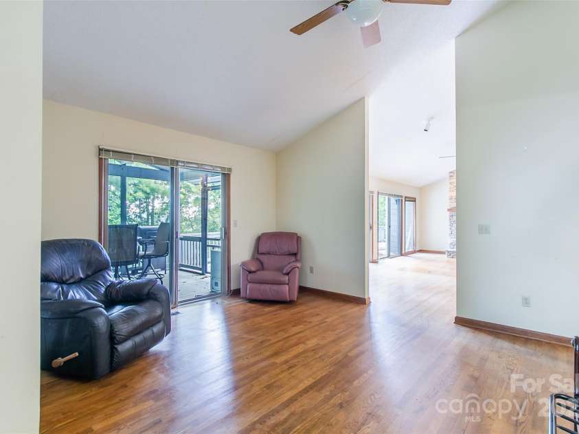 47 Tsitsi Court, Brevard, NC 28712.  MLS# CAR4282699, YatesRealty ID 2212. 