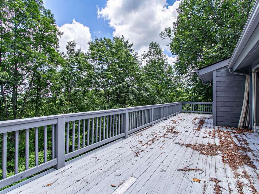 47 Tsitsi Court, Brevard, NC 28712.  MLS# CAR4282699, YatesRealty ID 2212. 