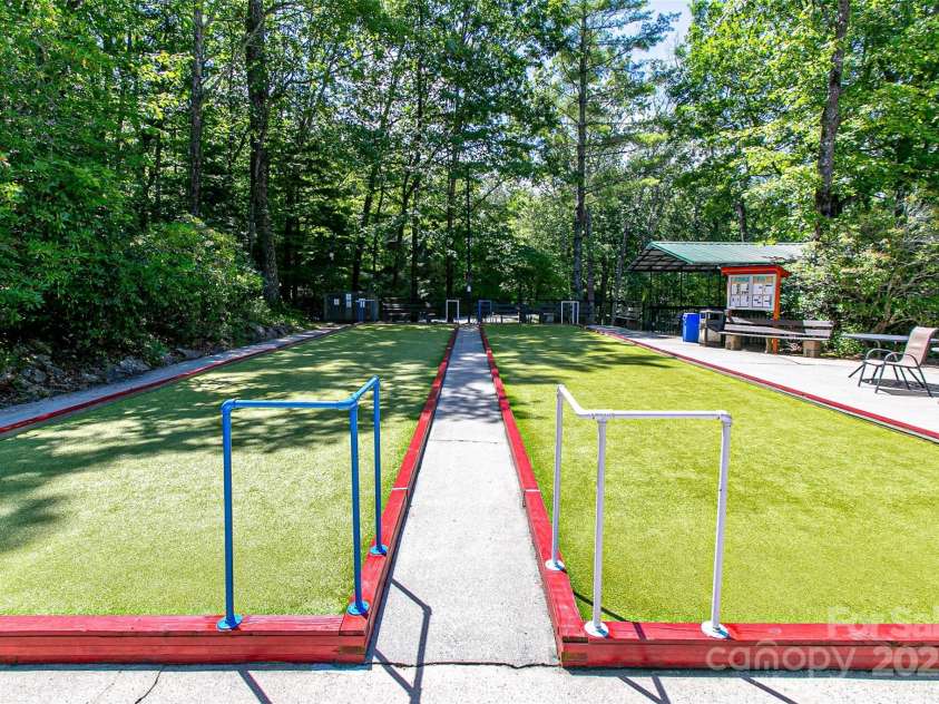 47 Tsitsi Court, Brevard, NC 28712.  MLS# CAR4282699, YatesRealty ID 2212. 