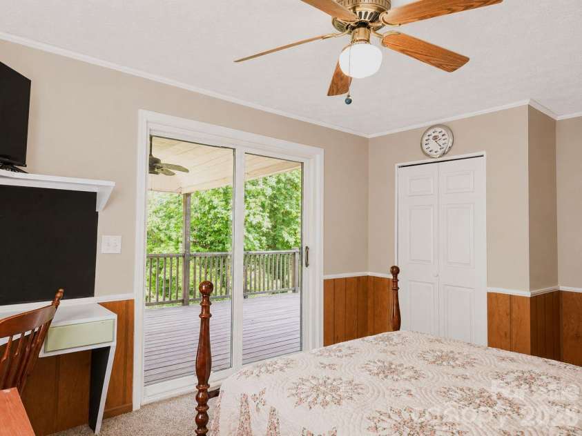 41 Vista Drive, Clyde, NC 28721.  MLS# CAR4378143, YatesRealty ID 22120. 