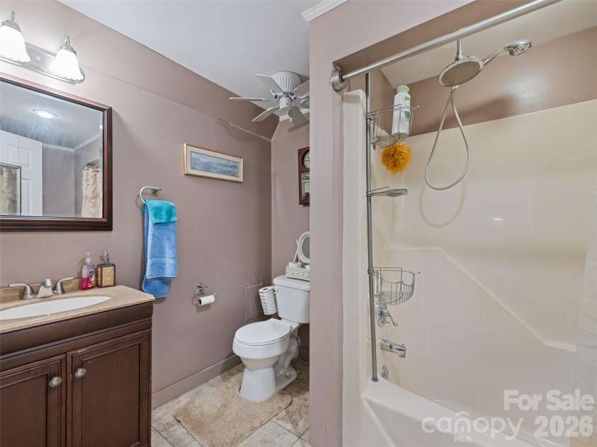 41 Vista Drive, Clyde, NC 28721.  MLS# CAR4378143, YatesRealty ID 22120. 