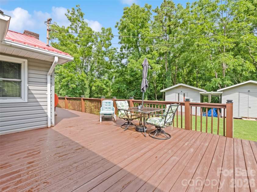 41 Vista Drive, Clyde, NC 28721.  MLS# CAR4378143, YatesRealty ID 22120. 