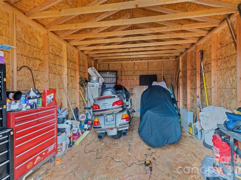 41 Vista Drive, Clyde, NC 28721.  MLS# CAR4378143, YatesRealty ID 22120. 