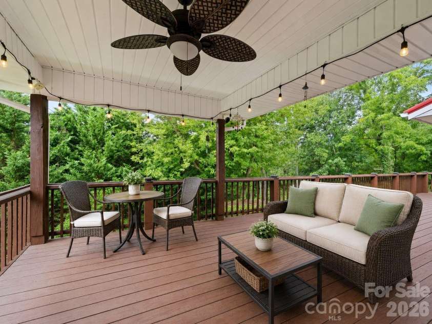 41 Vista Drive, Clyde, NC 28721.  MLS# CAR4378143, YatesRealty ID 22120. 