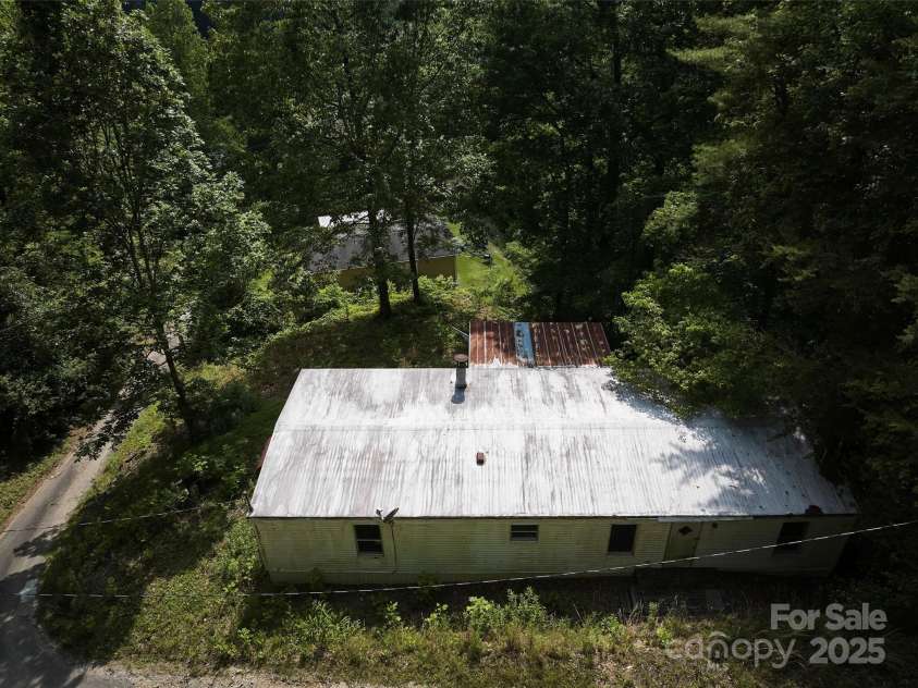 91 Keys Road, Almond, NC 28702.  MLS# CAR4268560, YatesRealty ID 22120. 