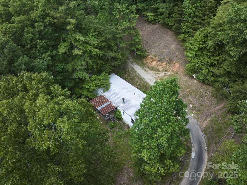 91 Keys Road, Almond, NC 28702.  MLS# CAR4268560, YatesRealty ID 22120. 