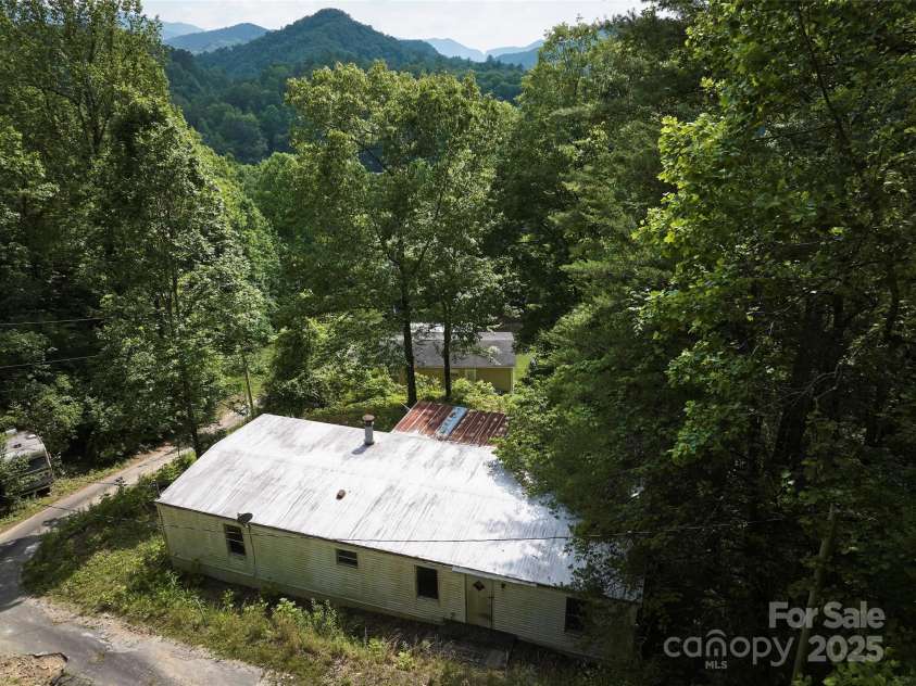 91 Keys Road, Almond, NC 28702.  MLS# CAR4268560, YatesRealty ID 22120. 