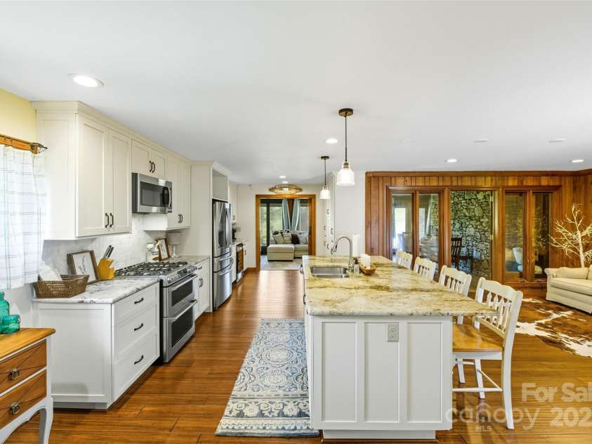 1515 Heatherloch Drive, Gastonia, NC 28054.  MLS# CAR4307044, YatesRealty ID 22121. 