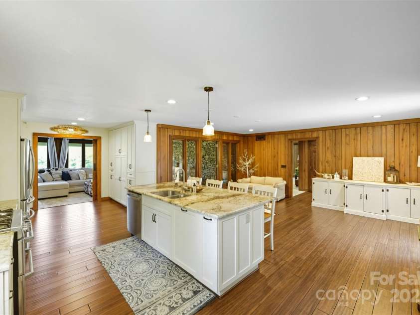 1515 Heatherloch Drive, Gastonia, NC 28054.  MLS# CAR4307044, YatesRealty ID 22121. 