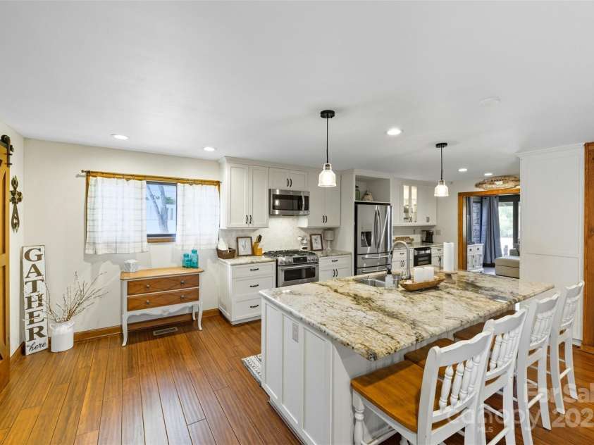 1515 Heatherloch Drive, Gastonia, NC 28054.  MLS# CAR4307044, YatesRealty ID 22121. 