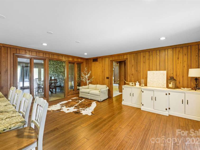 1515 Heatherloch Drive, Gastonia, NC 28054.  MLS# CAR4307044, YatesRealty ID 22121. 