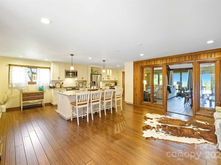1515 Heatherloch Drive, Gastonia, NC 28054.  MLS# CAR4307044, YatesRealty ID 22121. 