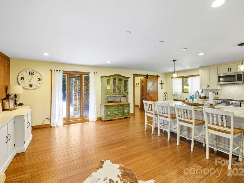 1515 Heatherloch Drive, Gastonia, NC 28054.  MLS# CAR4307044, YatesRealty ID 22121. 