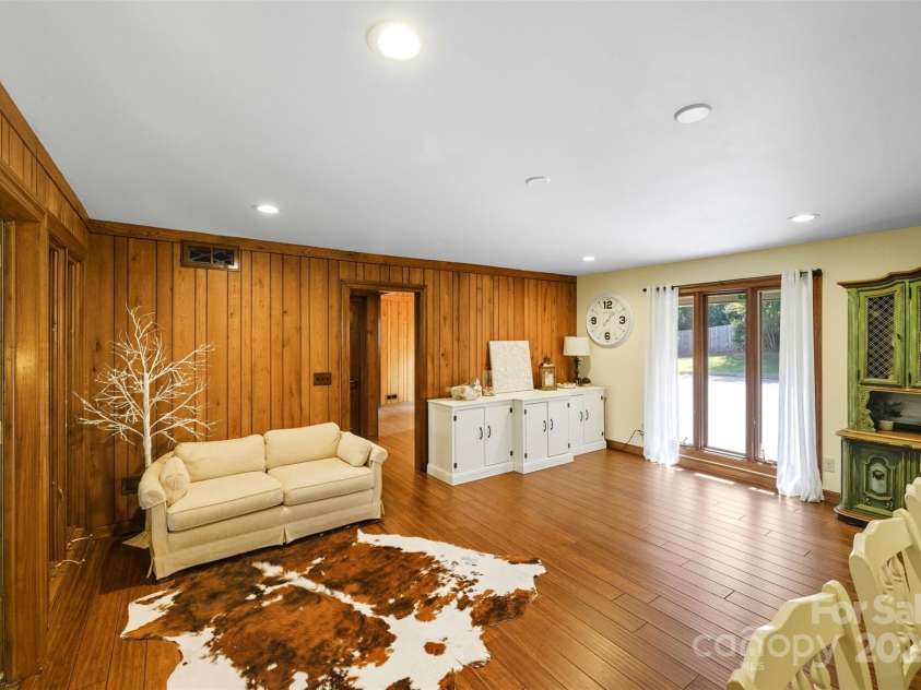 1515 Heatherloch Drive, Gastonia, NC 28054.  MLS# CAR4307044, YatesRealty ID 22121. 
