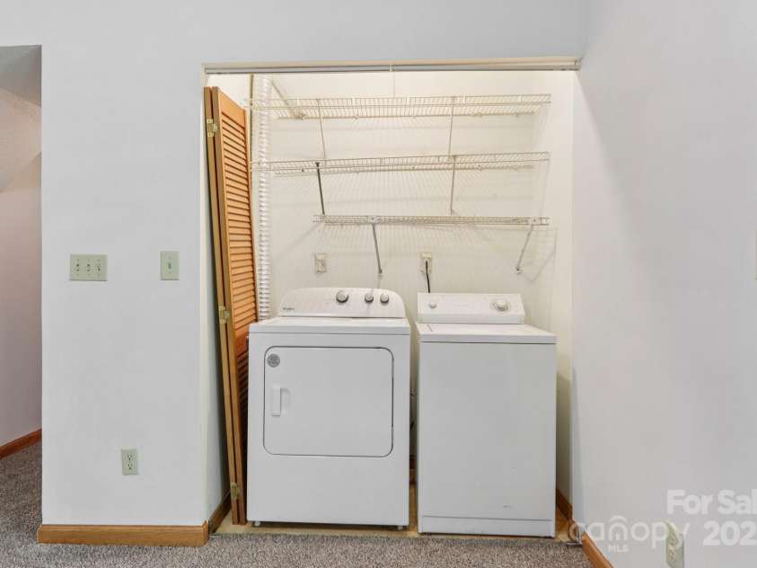 58 Oak Terrace, Arden, NC 28704.  MLS# CAR4269923, YatesRealty ID 22121. 