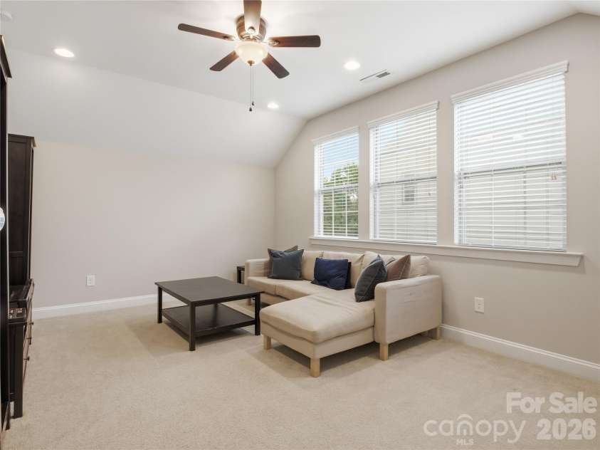 13034 Horned Lark Drive, Charlotte, NC 28278.  MLS# CAR4382228, YatesRealty ID 22122. Bonus Room