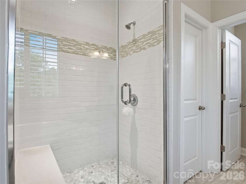 13034 Horned Lark Drive, Charlotte, NC 28278.  MLS# CAR4382228, YatesRealty ID 22122. Lovely Shower
