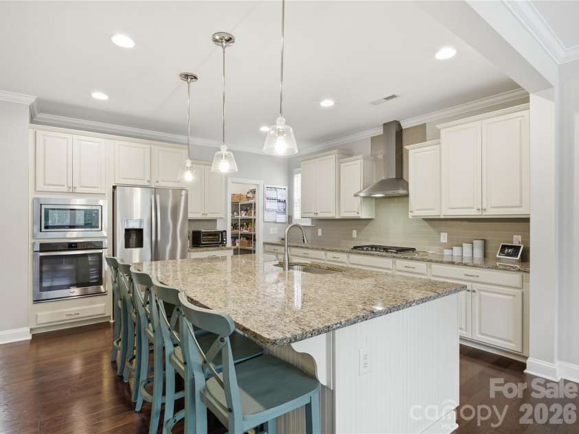 13034 Horned Lark Drive, Charlotte, NC 28278.  MLS# CAR4382228, YatesRealty ID 22122. Oversized Island