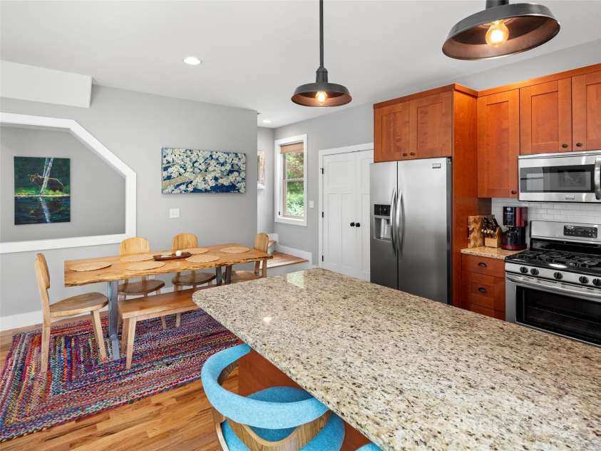 236 Sand Hill Road, Asheville, NC 28806.  MLS# CAR4258123, YatesRealty ID 22122. 