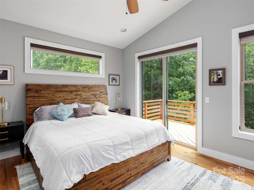 236 Sand Hill Road, Asheville, NC 28806.  MLS# CAR4258123, YatesRealty ID 22122. 