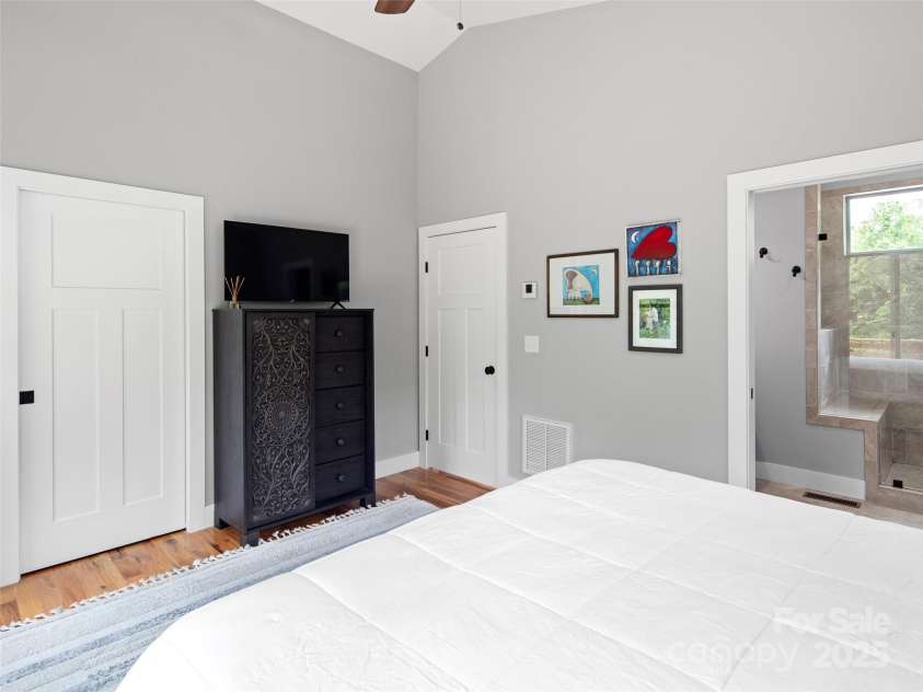 236 Sand Hill Road, Asheville, NC 28806.  MLS# CAR4258123, YatesRealty ID 22122. 