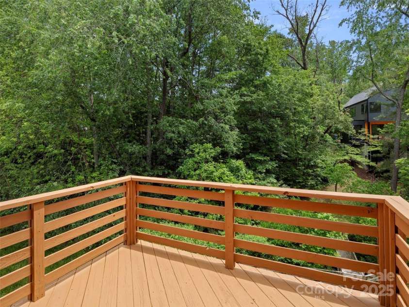 236 Sand Hill Road, Asheville, NC 28806.  MLS# CAR4258123, YatesRealty ID 22122. 