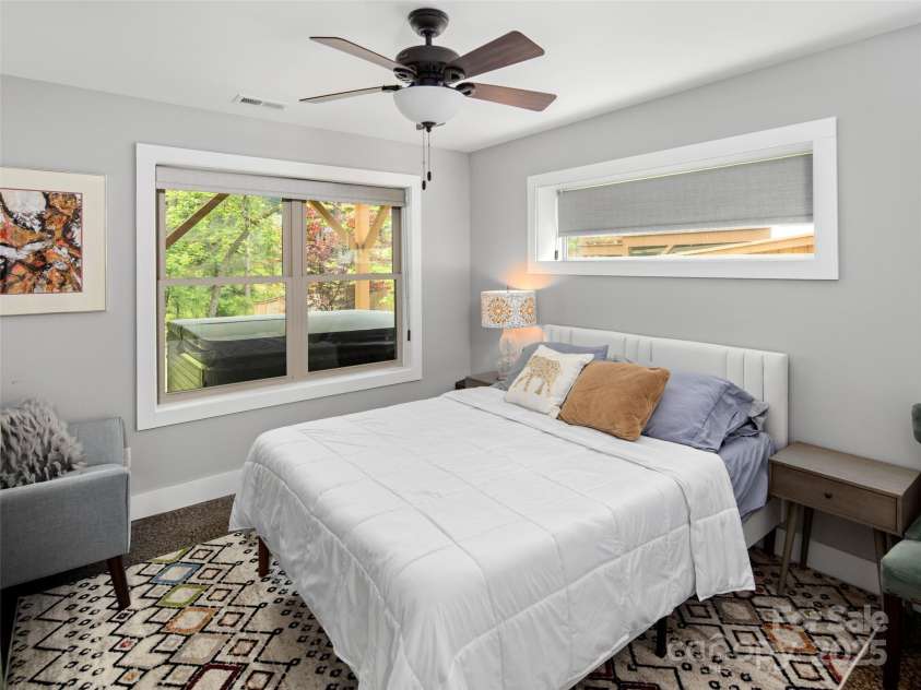 236 Sand Hill Road, Asheville, NC 28806.  MLS# CAR4258123, YatesRealty ID 22122. 