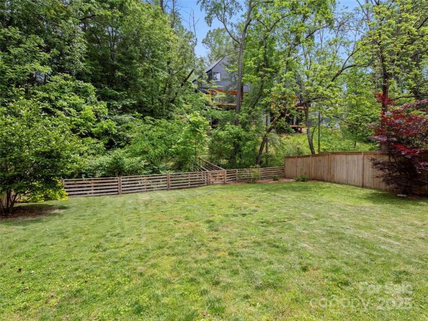 236 Sand Hill Road, Asheville, NC 28806.  MLS# CAR4258123, YatesRealty ID 22122. 