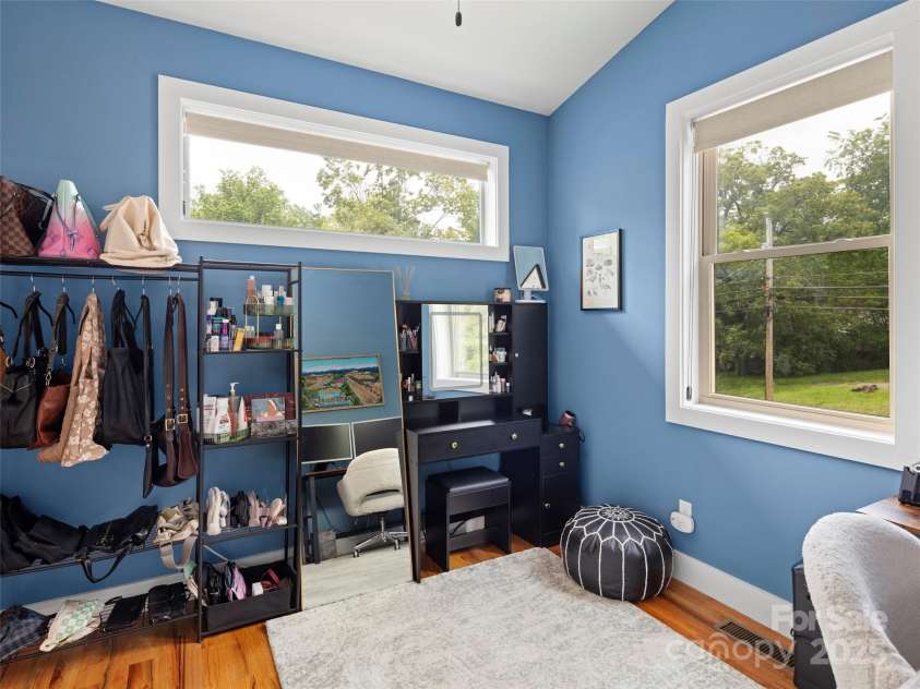 236 Sand Hill Road, Asheville, NC 28806.  MLS# CAR4258123, YatesRealty ID 22122. 