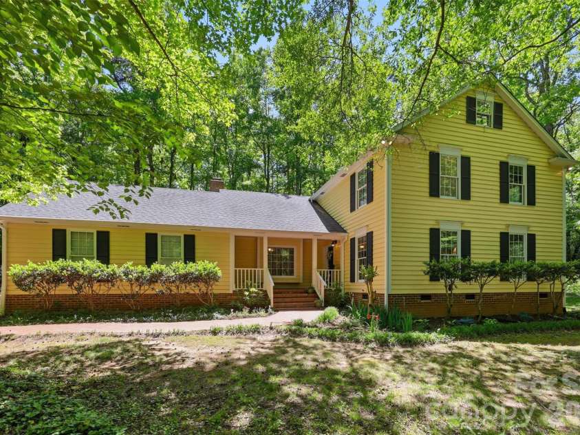 109 Fairway Drive, Fort Mill, SC 29715.  MLS# CAR4375161, YatesRealty ID 22123. 