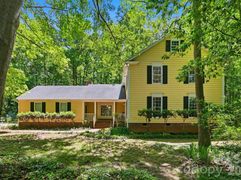 109 Fairway Drive, Fort Mill, SC 29715.  MLS# CAR4375161, YatesRealty ID 22123. 