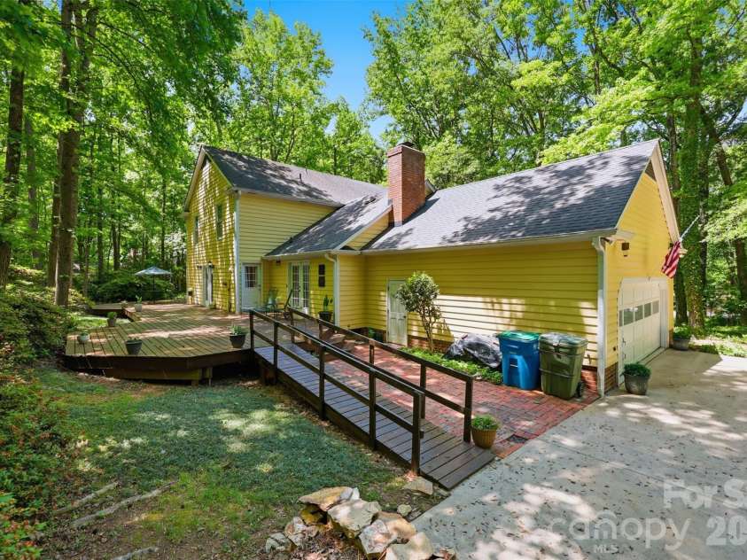 109 Fairway Drive, Fort Mill, SC 29715.  MLS# CAR4375161, YatesRealty ID 22123. 
