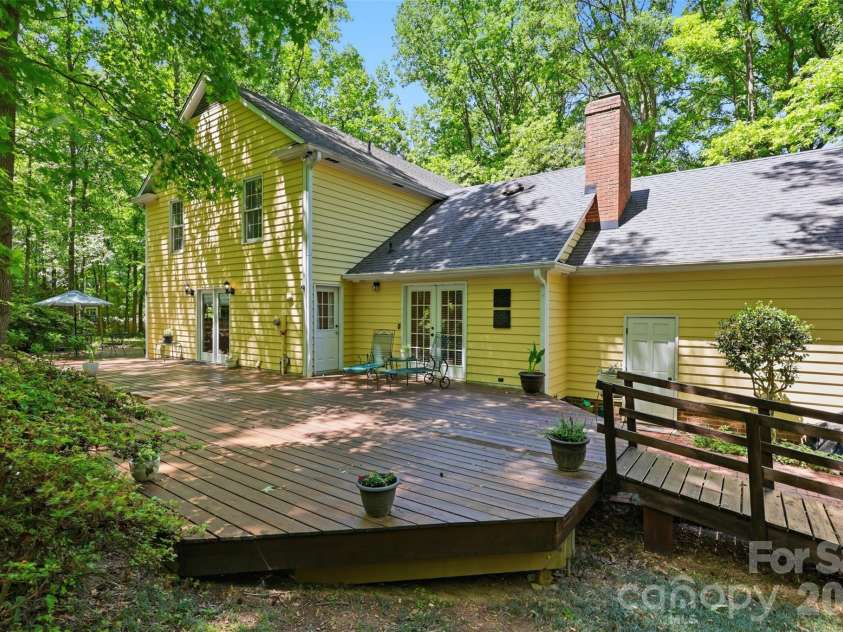 109 Fairway Drive, Fort Mill, SC 29715.  MLS# CAR4375161, YatesRealty ID 22123. 
