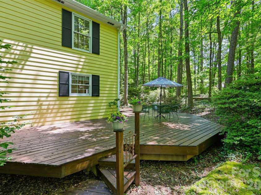 109 Fairway Drive, Fort Mill, SC 29715.  MLS# CAR4375161, YatesRealty ID 22123. 