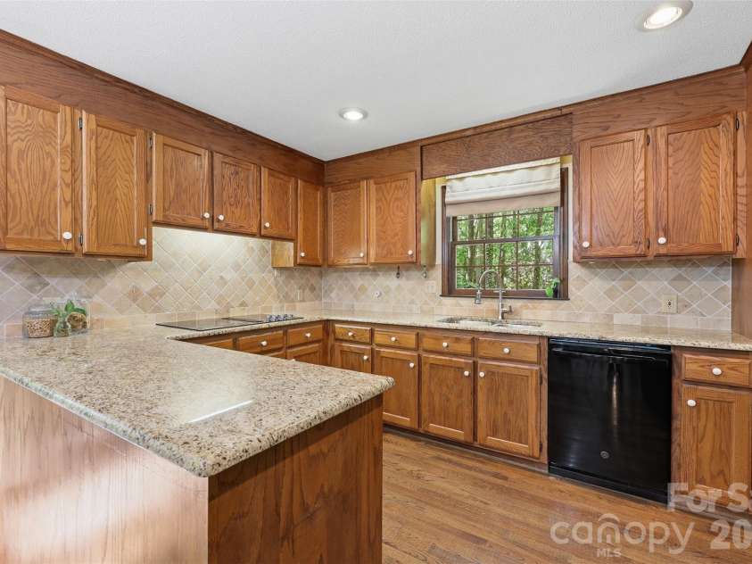 109 Fairway Drive, Fort Mill, SC 29715.  MLS# CAR4375161, YatesRealty ID 22123. 