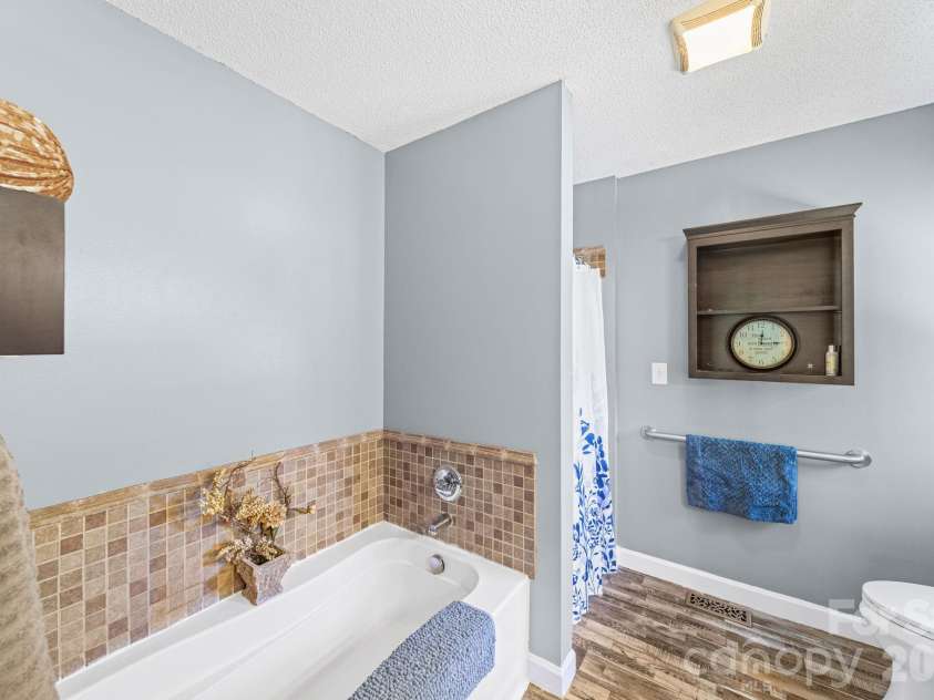 1024 Daniel Drive, Stanley, NC 28164.  MLS# CAR4368442, YatesRealty ID 22124. 