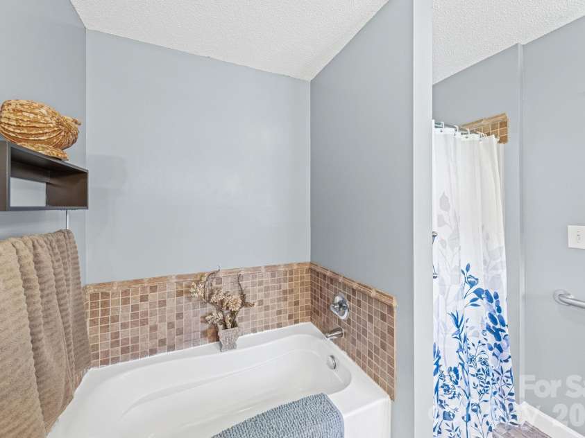1024 Daniel Drive, Stanley, NC 28164.  MLS# CAR4368442, YatesRealty ID 22124. 