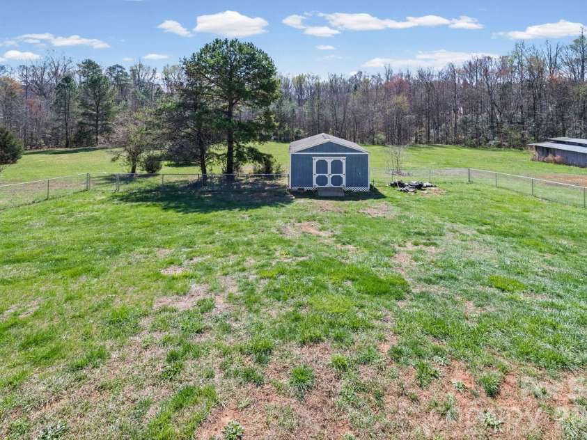 1024 Daniel Drive, Stanley, NC 28164.  MLS# CAR4368442, YatesRealty ID 22124. 
