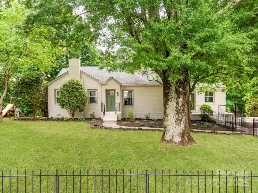 138 Shepherd Road, Mooresville, NC 28115.  MLS# CAR4299981, YatesRealty ID 22124. 