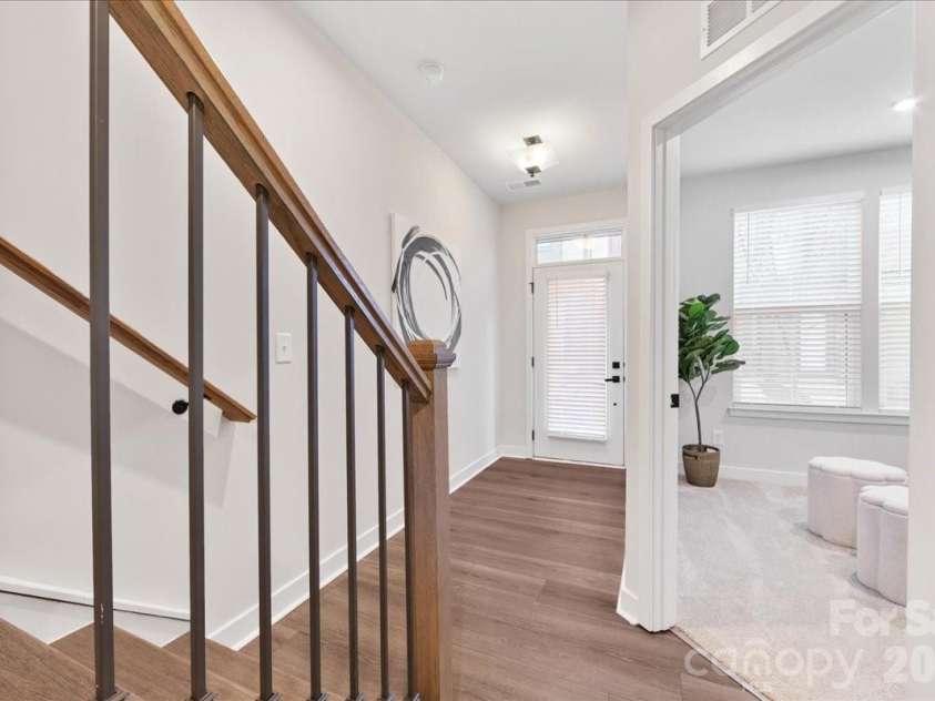 425 Tristram Lane, Charlotte, NC 28205.  MLS# CAR4353124, YatesRealty ID 22125. 