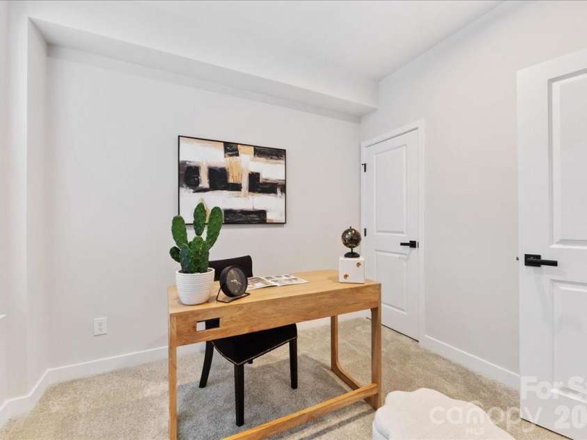 425 Tristram Lane, Charlotte, NC 28205.  MLS# CAR4353124, YatesRealty ID 22125. 
