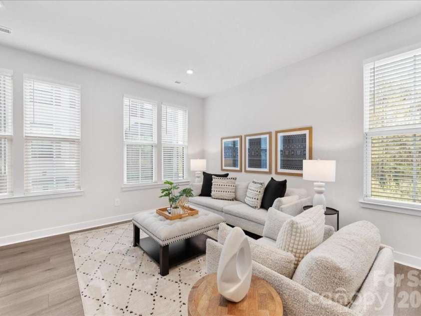 425 Tristram Lane, Charlotte, NC 28205.  MLS# CAR4353124, YatesRealty ID 22125. 
