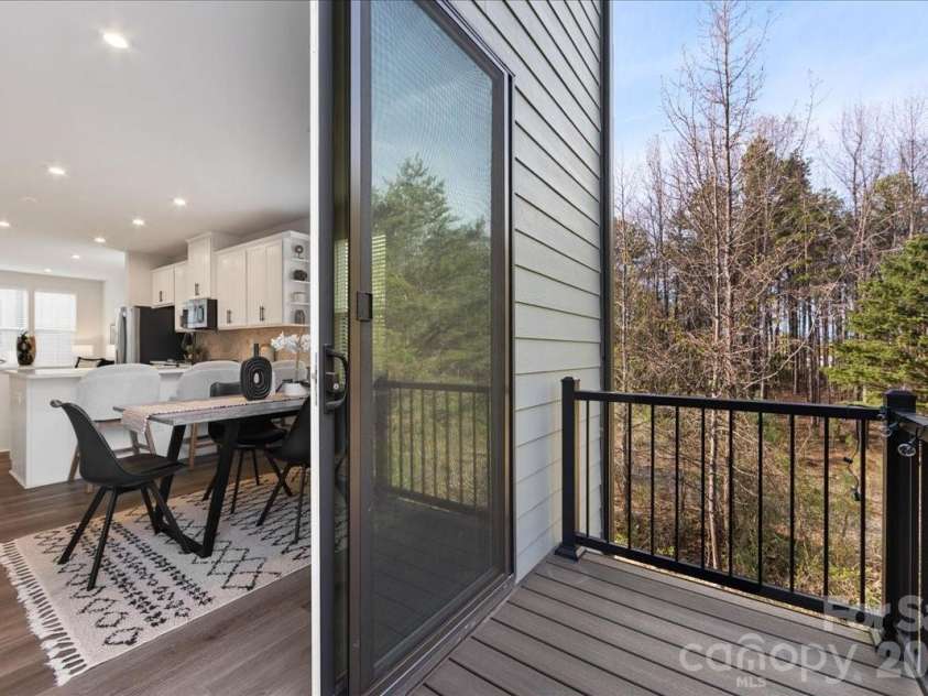 425 Tristram Lane, Charlotte, NC 28205.  MLS# CAR4353124, YatesRealty ID 22125. 