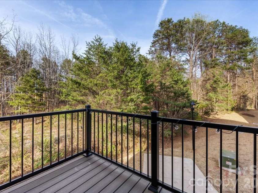 425 Tristram Lane, Charlotte, NC 28205.  MLS# CAR4353124, YatesRealty ID 22125. 