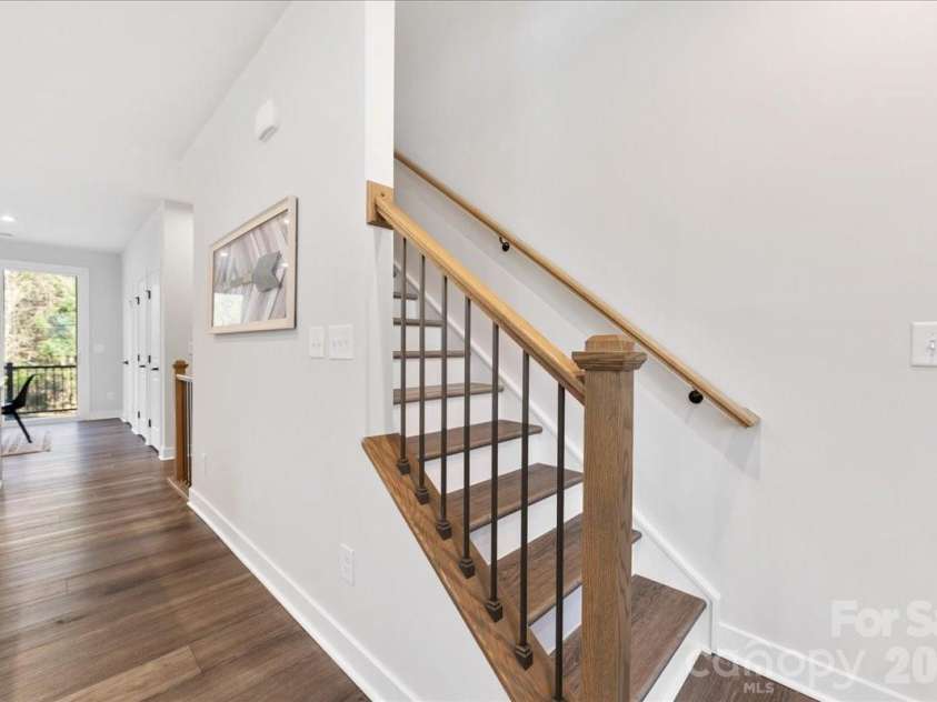 425 Tristram Lane, Charlotte, NC 28205.  MLS# CAR4353124, YatesRealty ID 22125. 