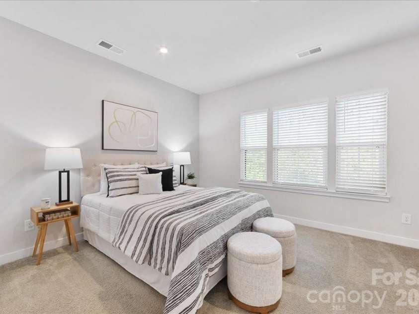 425 Tristram Lane, Charlotte, NC 28205.  MLS# CAR4353124, YatesRealty ID 22125. 