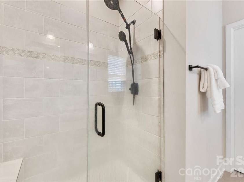 425 Tristram Lane, Charlotte, NC 28205.  MLS# CAR4353124, YatesRealty ID 22125. 