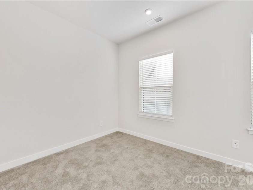 425 Tristram Lane, Charlotte, NC 28205.  MLS# CAR4353124, YatesRealty ID 22125. 