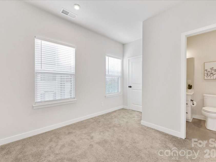 425 Tristram Lane, Charlotte, NC 28205.  MLS# CAR4353124, YatesRealty ID 22125. 