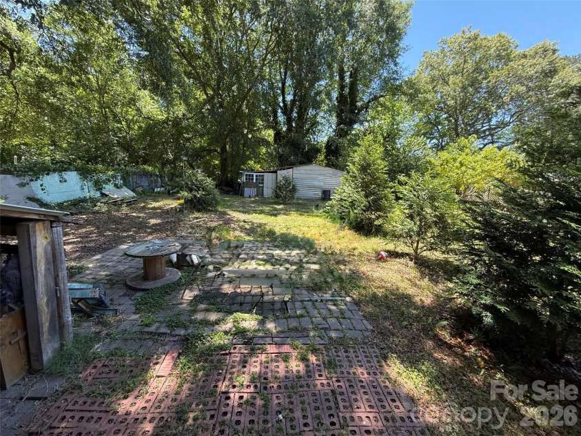 2607 Crescent Lane, Gastonia, NC 28052.  MLS# CAR4382323, YatesRealty ID 22126. 